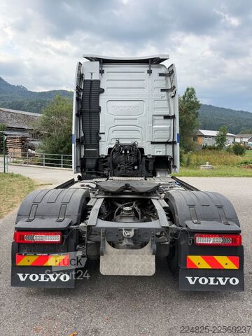 Standarta vilcējs VOLVO FH500 XL Retarder