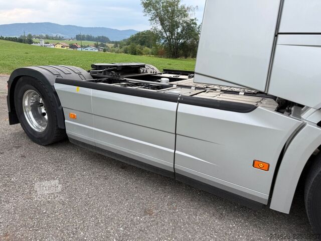 Standarta vilcējs VOLVO FH500 XL Retarder
