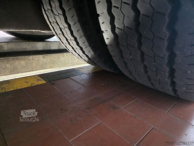 Şehirlerarası otobüs MERCEDES-BENZ LE 530 40+56+1+1