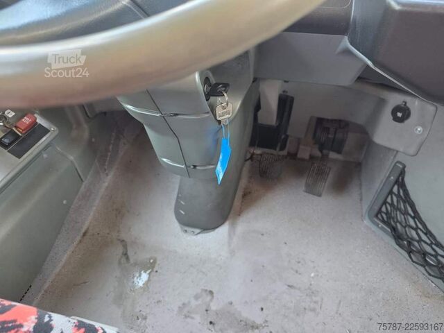 Şehirlerarası otobüs MERCEDES-BENZ LE 530  n40+56+1+1