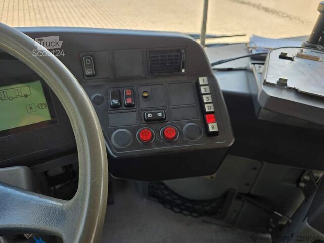 Şehirlerarası otobüs MERCEDES-BENZ LE 530  n40+56+1+1