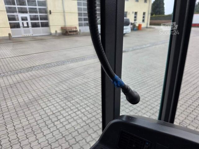 Şehirlerarası otobüs MERCEDES-BENZ LE 530 40+56+1+1
