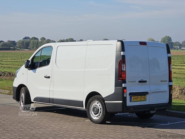 Carrinha de tejadilho alto RENAULT TRAFIC 2.0 DCI L1H1 Navi Trekhaak !