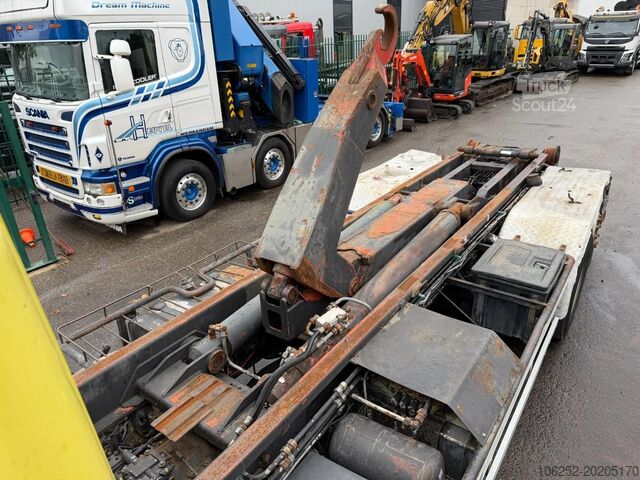 Sistema de brazo de gancho Scania 94G-260 6x2 HOOKLIFT / GANCHO - MANUAL - BE TRUCK