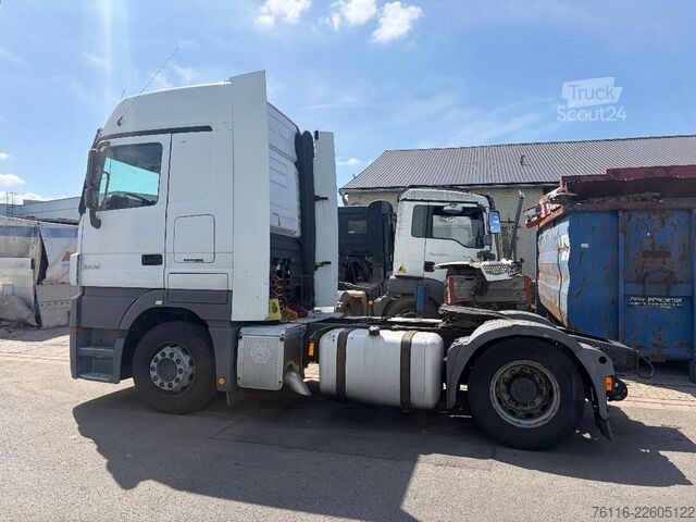 Tracteur routier standard Mercedes-Benz Actros 1846