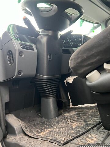 Tracteur routier standard Mercedes-Benz Actros 1846