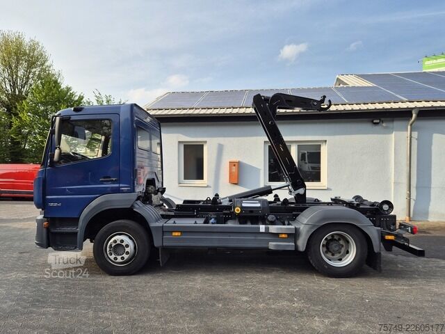 Tovornjak s kavljem za kontejnerje mercedes-benz 1224 L Atego City Abrollkipper NEU AHK Euro 6