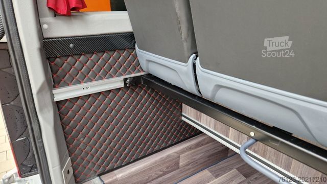 Minibus MERCEDES-BENZ 519 und 517 Glasdach XXL  20 Sitze Stock