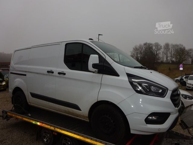 Yüksek tavanlı panelvan FORD Transit Custom Kasten 340 L1 /Euro 6/Navi/AHK