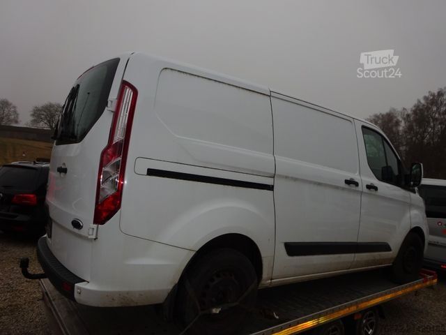 Yüksek tavanlı panelvan FORD Transit Custom Kasten 340 L1 /Euro 6/Navi/AHK