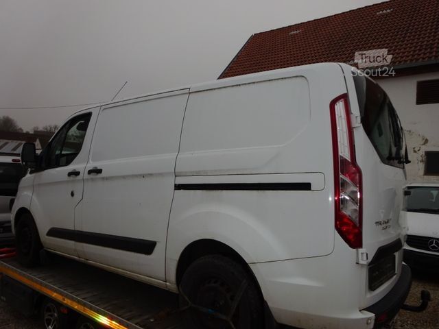 Yüksek tavanlı panelvan FORD Transit Custom Kasten 340 L1 /Euro 6/Navi/AHK