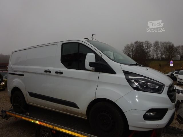 Yüksek tavanlı panelvan FORD Transit Custom Kasten 340 L1 /Euro 6/Navi/AHK