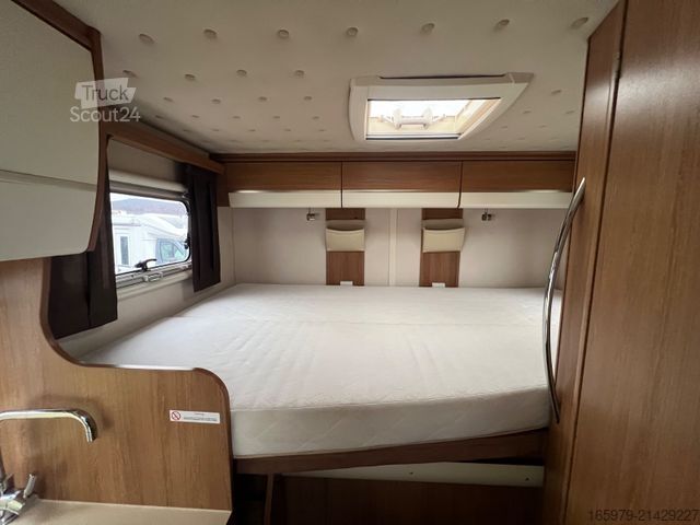 Halvintegreret autocamper EURAMOBIL Profila PT 590 FB