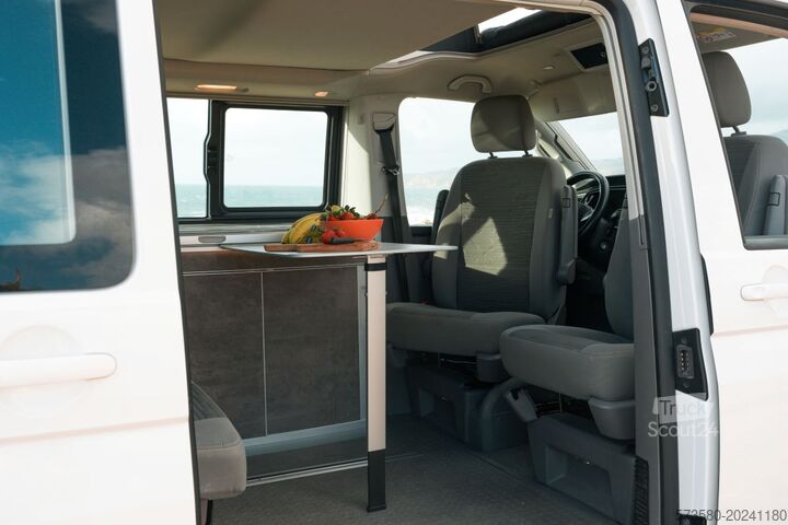 Furgoneta con caja Volkswagen California Camper | 2 Betten 4 Schlafplätze | Küchenzeile + Dachbett