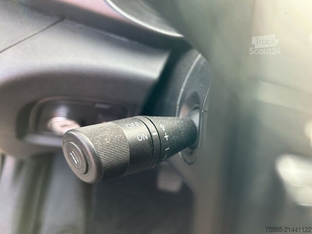 BE-SZM Iveco Daily 40C17 3.0 Hi Matic / BE Trekker / 296 dkm...