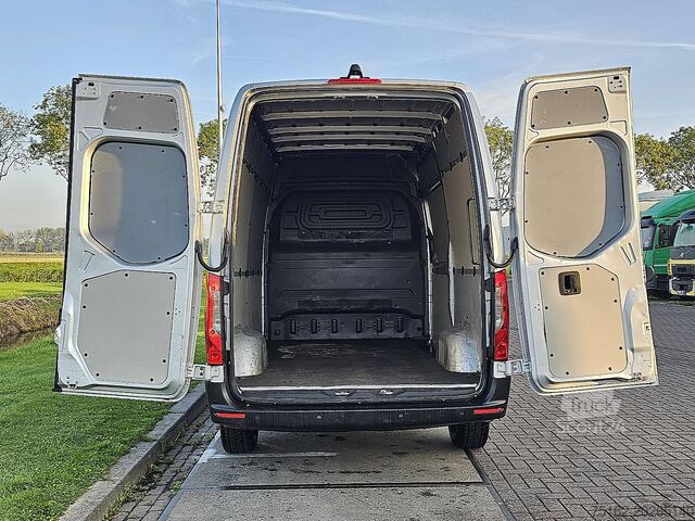 Break à toit surélevé MERCEDES-BENZ SPRINTER 315 L2H2 RWD Mbux Autom!