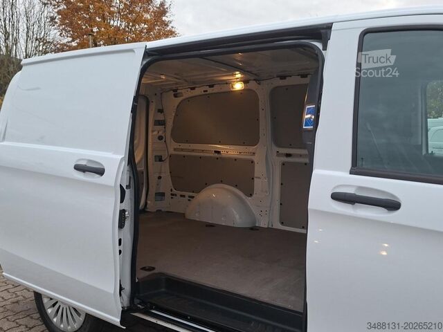 Panelinis furgonas Mercedes-Benz VITO 116 NEUES MODELL TEMPO AHK KAMERA MBUX NAVI