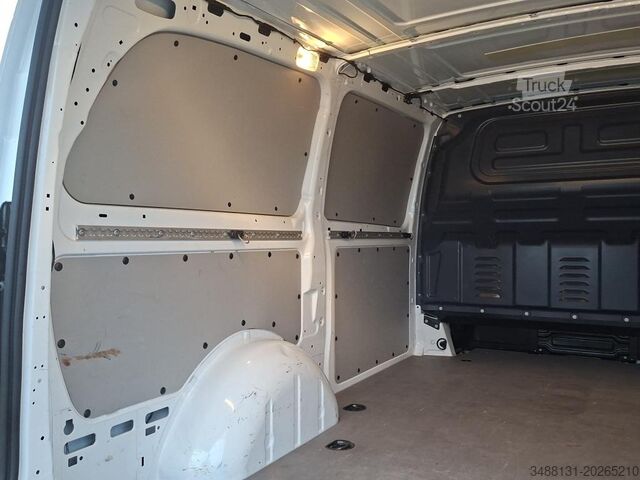 Ploščati dostavnik Mercedes-Benz VITO 116 NEUES MODELL TEMPO AHK KAMERA MBUX NAVI