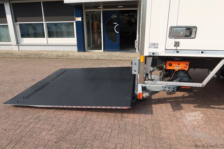 Чемодан Scania P320 4X2 Bak + Dhollandia klep 2000 kg  1x bed