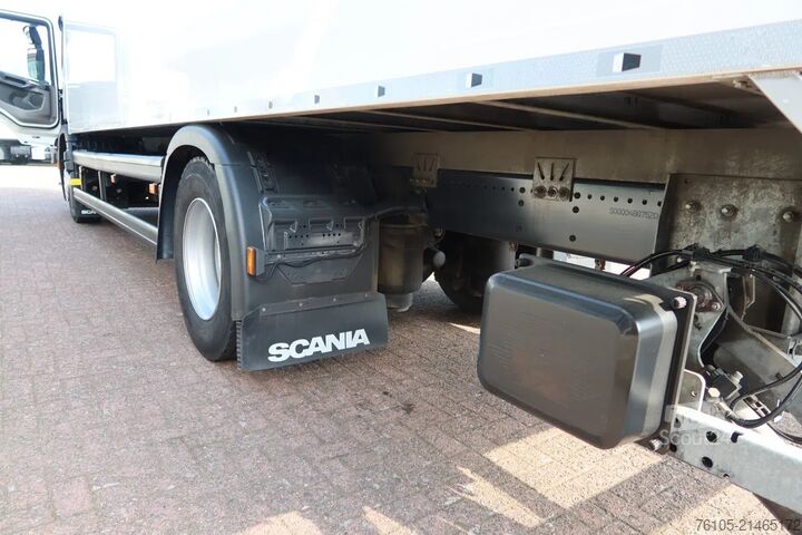 Чемодан Scania P320 4X2 Bak + Dhollandia klep 2000 kg  1x bed