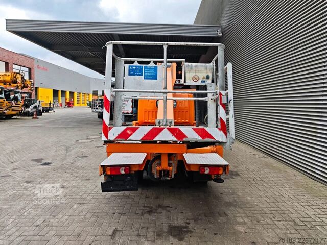 Hefplatform Renault Maxity 120 DXI Ruthmann TB 220