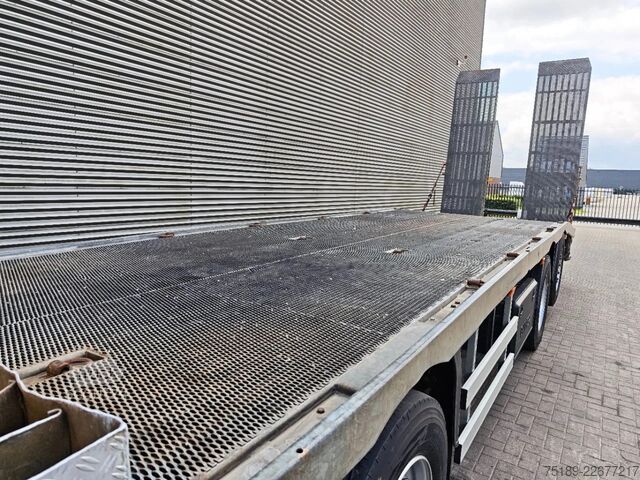 Autotransporter Scania R420 8x2 Beko