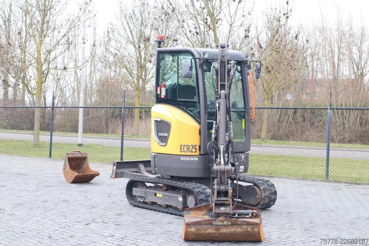 Minigraafmachine Volvo ECR25 ELECTRIC | JECR25D | TILTBUCKET | BUCKET ...
