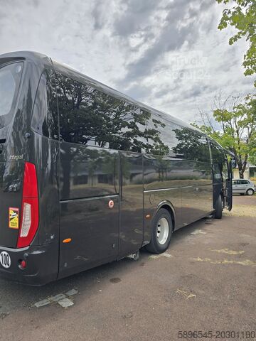 προπονητής Irizar I6