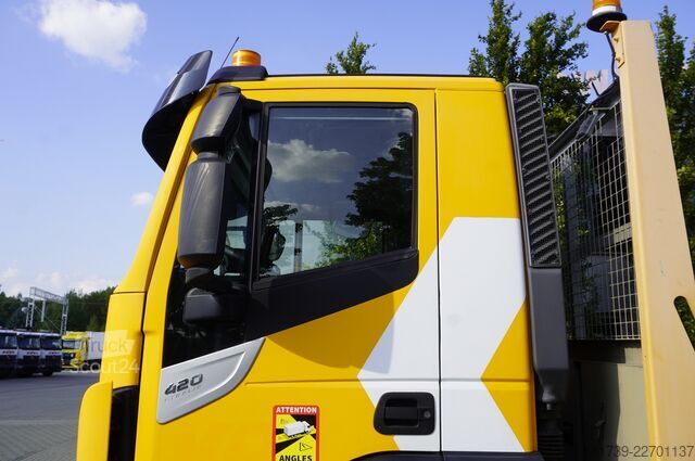 Эвакуатор Iveco Stralis 420 8x2 / Fiault tow truck body