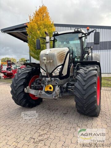 Traktorius Fendt 933 VARIO S4