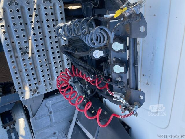 Standard tractor unit Renault T 520