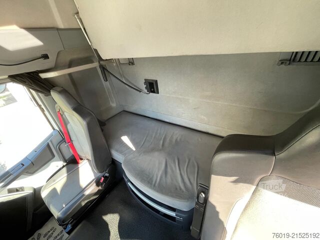 Standard tractor unit Renault T 520