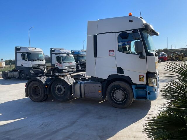 Standard tractor unit Renault T 520