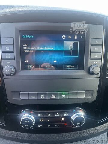 Ploščati dostavnik MERCEDES-BENZ Vito 119 LANG MIXTO 9G NAVI LED DISTRONIC KAMERA