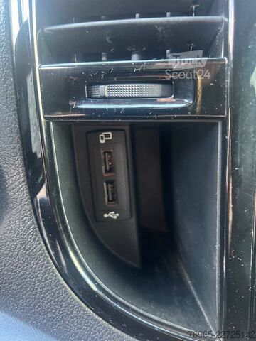 Ploščati dostavnik MERCEDES-BENZ Vito 119 LANG MIXTO 9G NAVI LED DISTRONIC KAMERA