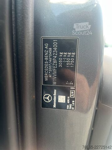 Ploščati dostavnik MERCEDES-BENZ Vito 119 LANG MIXTO 9G NAVI LED DISTRONIC KAMERA