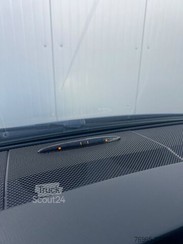 Ploščati dostavnik MERCEDES-BENZ Vito 119 LANG MIXTO 9G NAVI LED DISTRONIC KAMERA