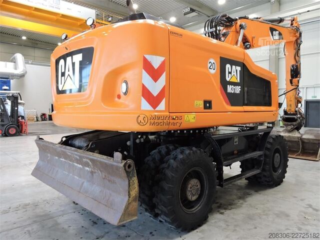 Escavatore gommato CATERPILLAR M318F