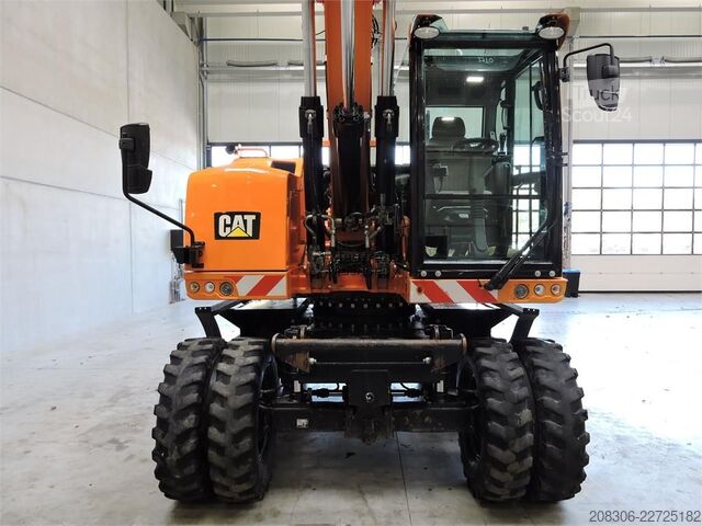 Escavatore gommato CATERPILLAR M318F