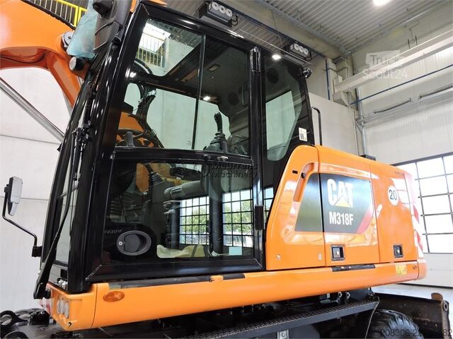 Escavatore gommato CATERPILLAR M318F