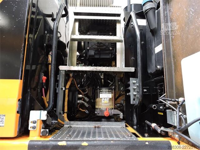 Escavatore gommato CATERPILLAR M318F