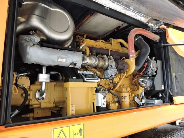 Escavatore gommato CATERPILLAR M318F