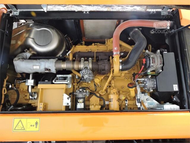 Escavatore gommato CATERPILLAR M318F