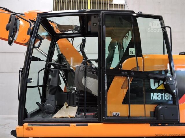 Escavatore gommato CATERPILLAR M318F