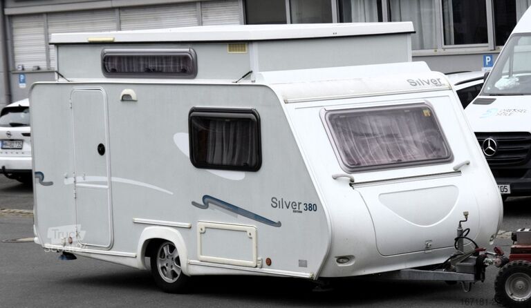 Lakókocsi TRIGANO Silver Edition 380 Klappdach Hubdach