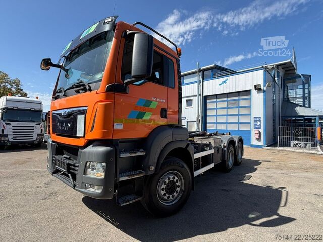 Abrollkipper MAN TGS 26.480 BB 6x4 Hiab Blattfederung