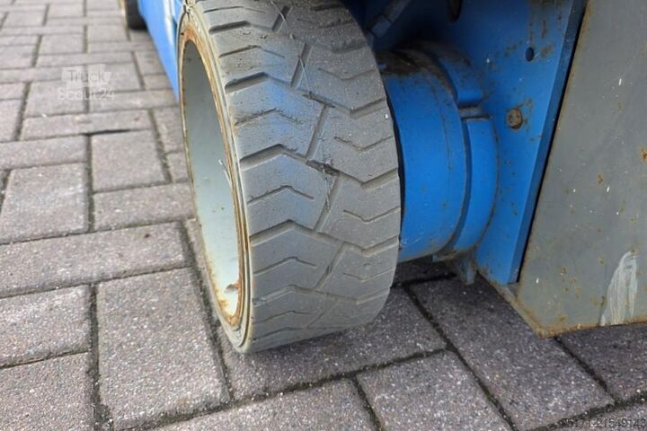 Nožnicový výťah Genie GS1932 Electric, Working Height 7.8 m, 227kg Capac