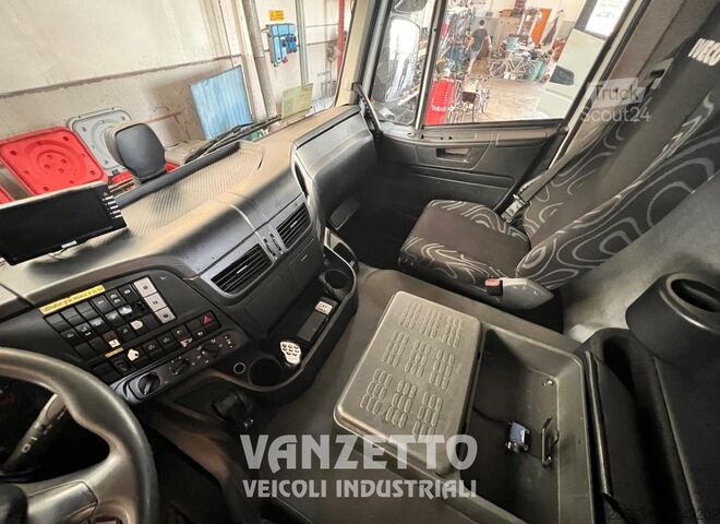 Autocarro PIANALE CON RAMPE Iveco STRALIS AD320S36