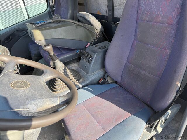Lastbilsmonterad kran Mercedes-Benz Atego 2533 Kipper + Kran Bonfiglioli 6x2