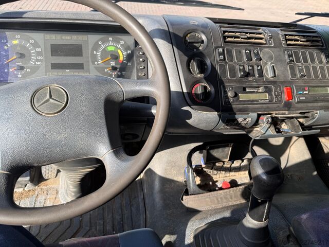 Lastbilsmonterad kran Mercedes-Benz Atego 2533 Kipper + Kran Bonfiglioli 6x2